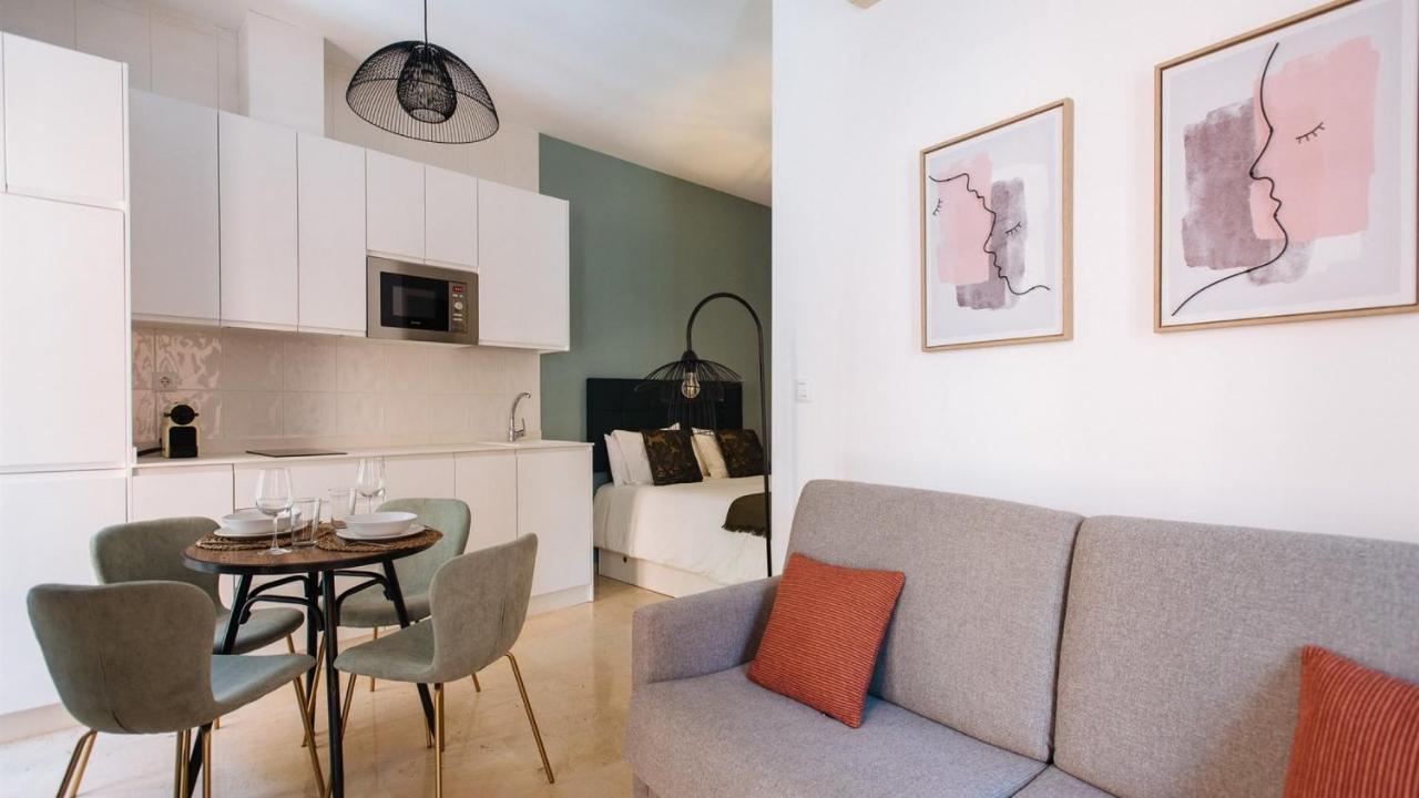 Chiqui And Vicente Suite Apartments Sevilla Eksteriør billede