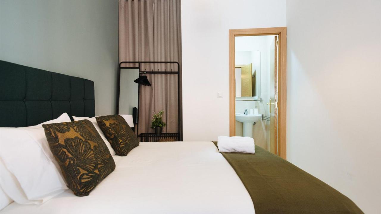 Chiqui And Vicente Suite Apartments Sevilla Eksteriør billede