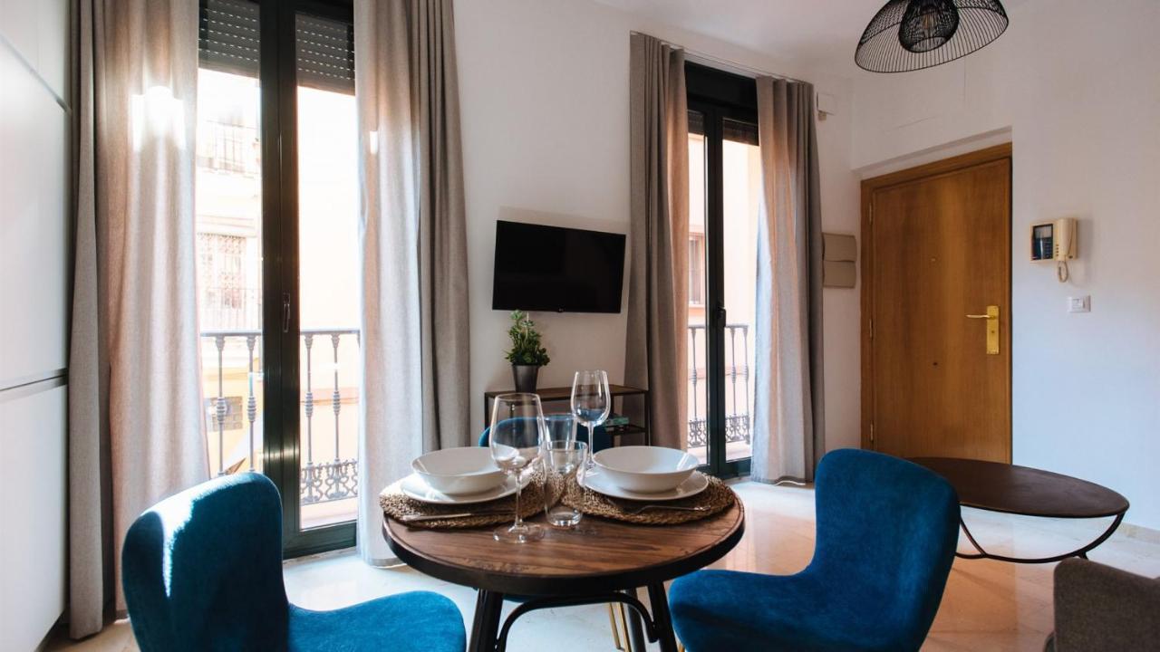 Chiqui And Vicente Suite Apartments Sevilla Eksteriør billede